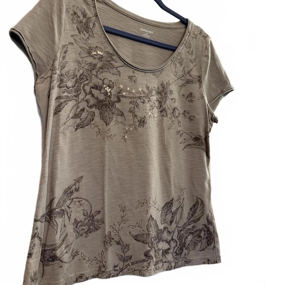 Brown tan Y2K grunge vintage T-shirt.